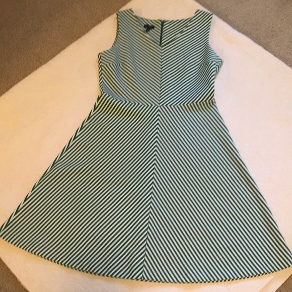 EUC Talbots Green and White Fit and Flare - Picture 4 of 8